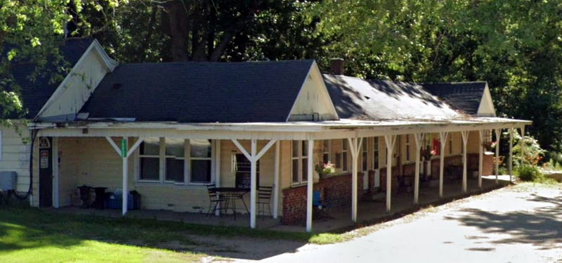 Oak Crest Cabins - Street View 2000S